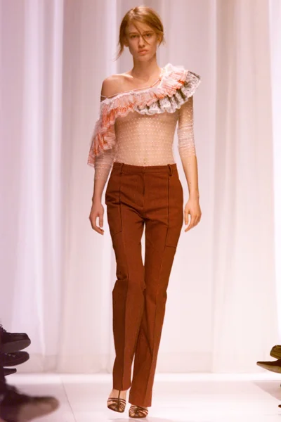 Look 37